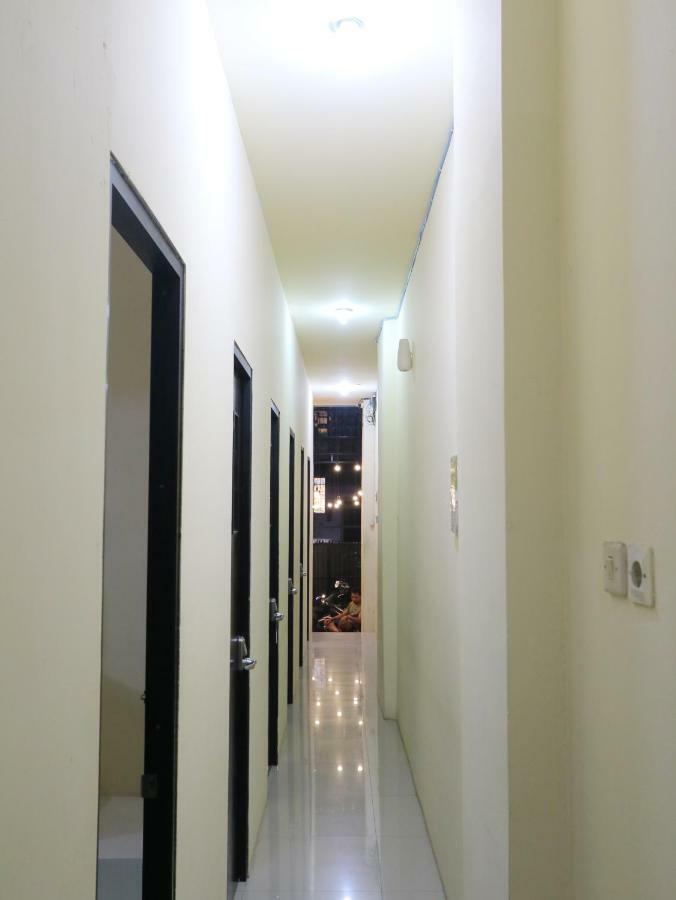 Kamar Keluarga Jelambar Barat Dua Hotel Jakarta Exterior photo