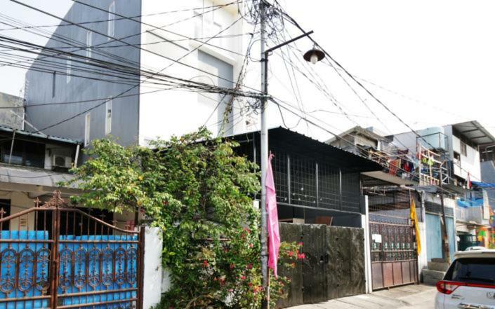 Kamar Keluarga Jelambar Barat Dua Hotel Jakarta Exterior photo